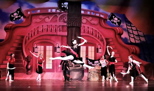 Photos: First Look at Redondo Ballet's SNOW QUEEN Image