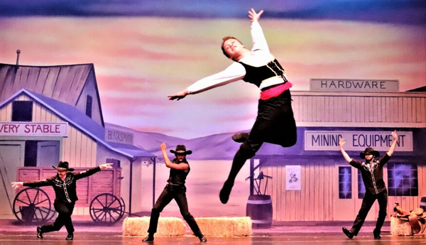 Photos: First Look at Redondo Ballet's SNOW QUEEN Image