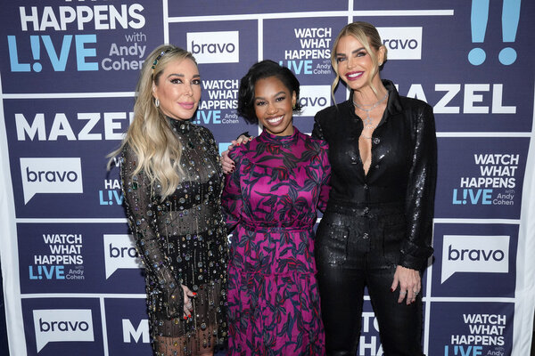Photos: WICKED'S Brittney Johnson Bartends on WATCH WHAT HAPPENS LIVE Image