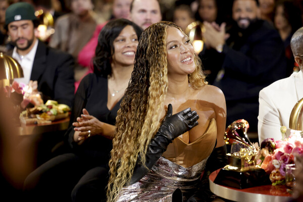 Photos: Inside the 65th GRAMMY Awards With Adele, Beyoncé, Taylor Swift & More Image