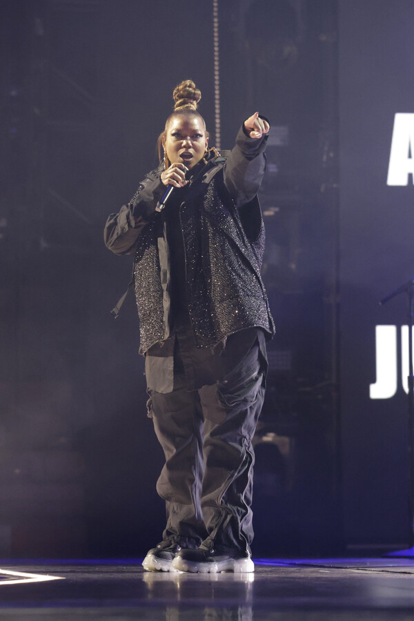 Photos: Inside the 65th GRAMMY Awards With Adele, Beyoncé, Taylor Swift & More Image