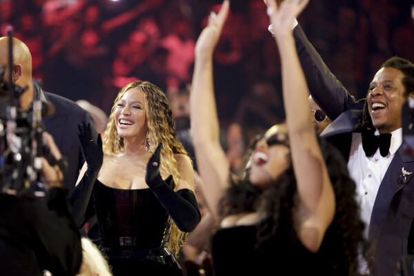 Photos: Inside the 65th GRAMMY Awards With Adele, Beyoncé, Taylor Swift & More Image
