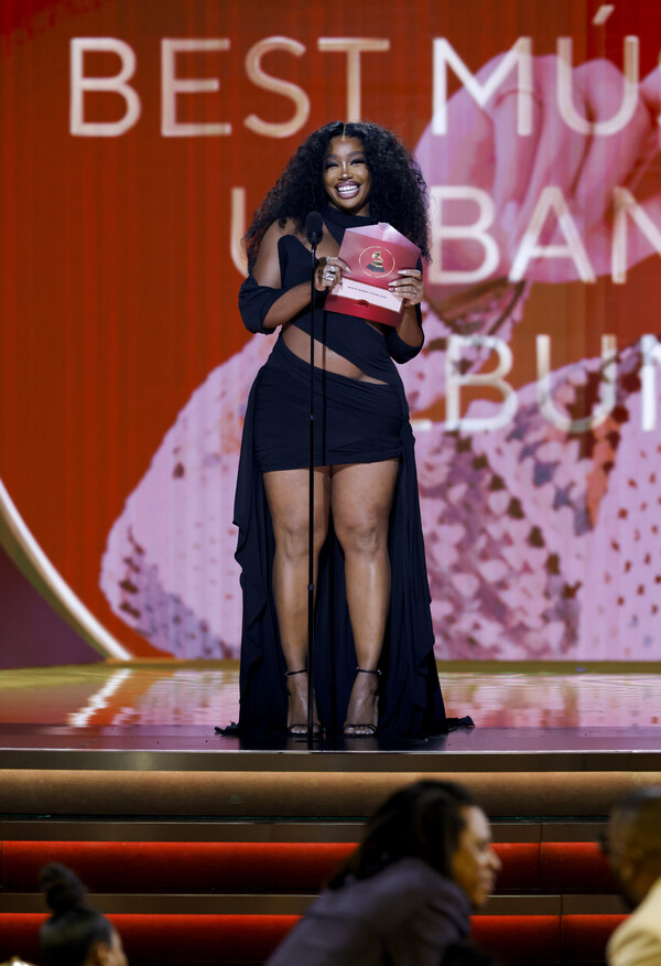 Photos: Inside the 65th GRAMMY Awards With Adele, Beyoncé, Taylor Swift & More Image
