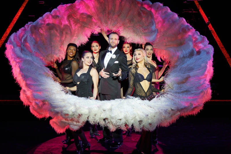 Review: CHICAGO is Celebrating Its 25th Anniversary at Theatre Under the Stars with New, Rousing Energy Image