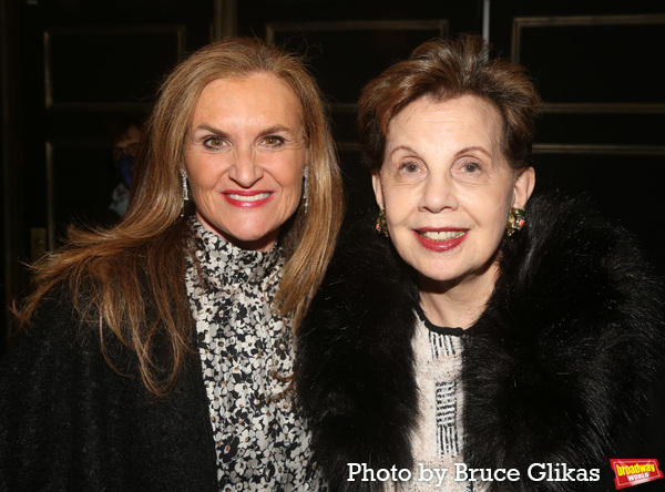 Photos: On the Red Carpet for PICTURES FROM HOME Opening Night Image