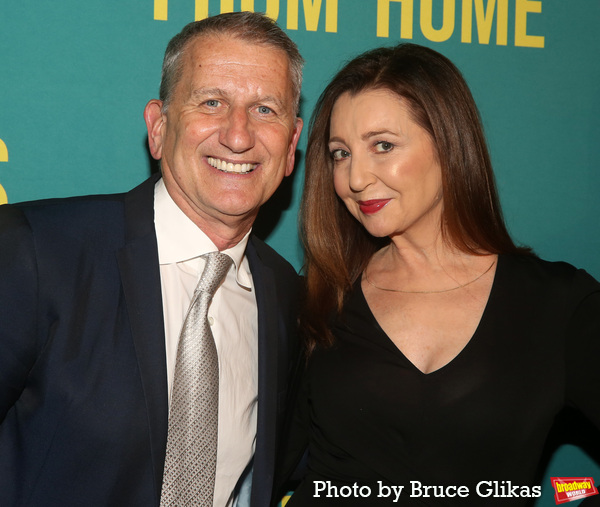 Photos: On the Red Carpet for PICTURES FROM HOME Opening Night Image