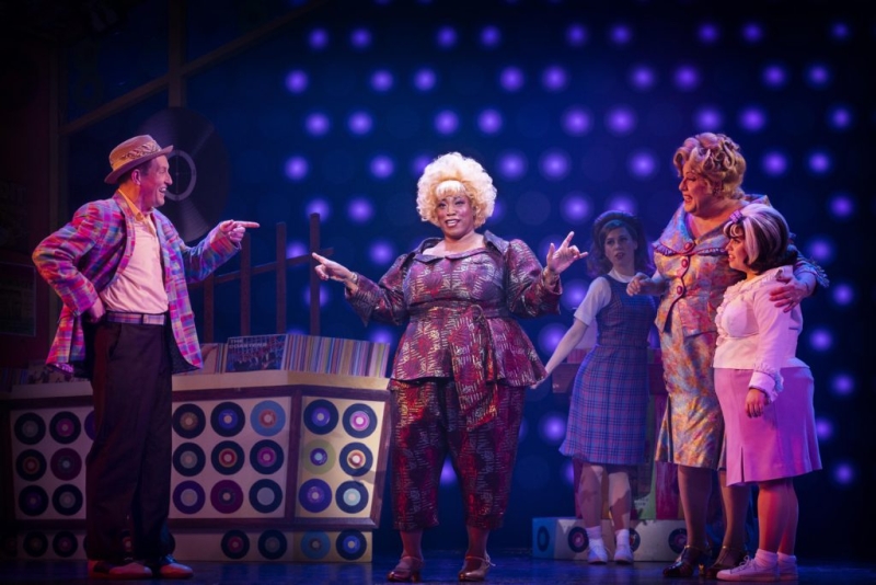 REVIEW: HAIRSPRAY Is Bright, Uplifting and Heartwarming As It Shares Its Message Of Inclusion And Never Giving Up On Your Dreams Image