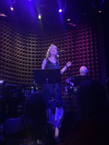 Review: JUSTIN VIVIAN BOND DELIVERS A JULIE VALENTINE Is Sweet and Sultry at Joe's Pub 