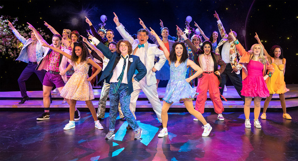 Photos: First Look at THE PROM at Chanhassen Dinner Theatres Image