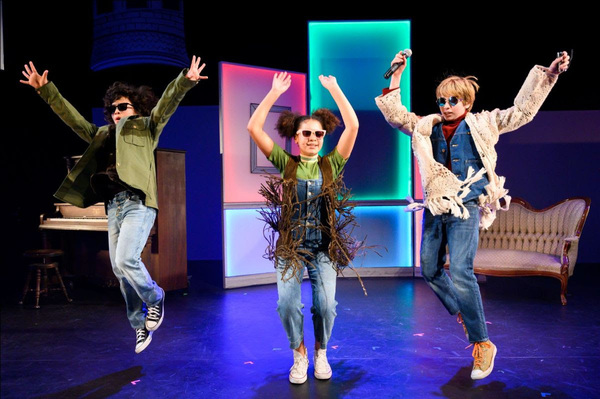 Photos: First Look at FUN HOME at Berkeley Playhouse Image