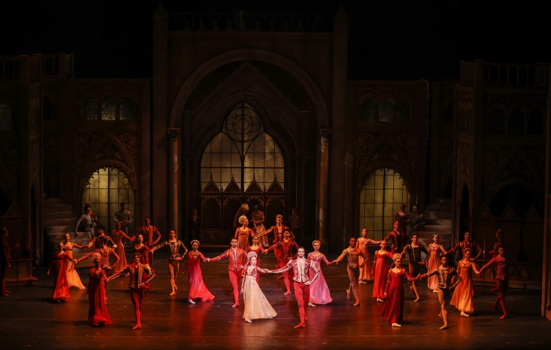 Review: ROMEO AND JULIET STUNS AUDIENCES WITH ITS CLASSIC STORY AND BEAUTIFUL DESIGN at Houston Ballet Image