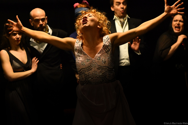 Photos: First Look At The World Premiere Of AN ABSOLUTE FARCE OF A MURDER MYSTERY Image