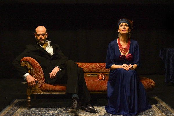 Photos: First Look At The World Premiere Of AN ABSOLUTE FARCE OF A MURDER MYSTERY Image
