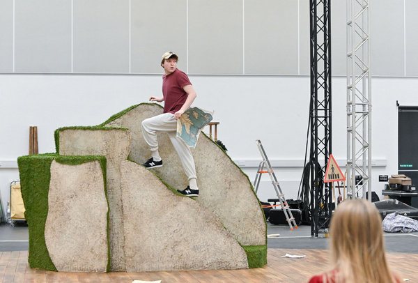 Photos: First Look At National Theatre Of Scotland's KIDNAPPED In Rehearsals Image