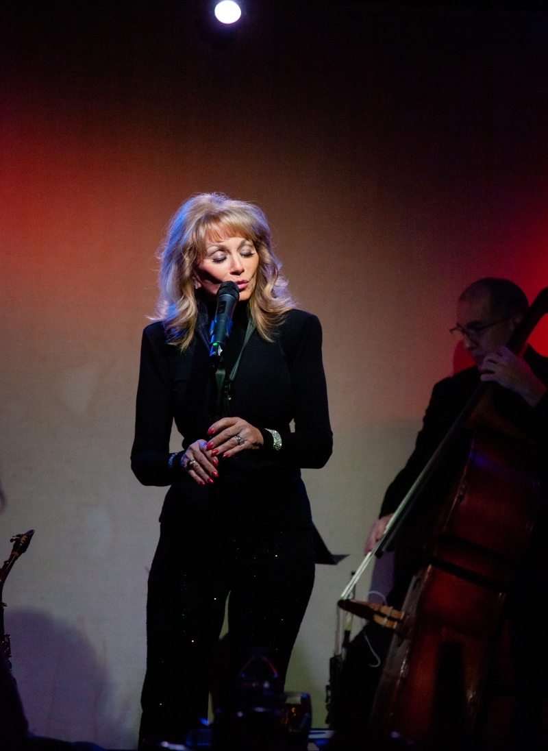 Review: SAXY SUSIE Clausen Sounds Sweet In Don't Tell Mama Solo Show Debut Image