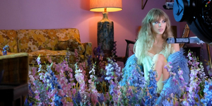 VIDEO: Taylor Swift Shares Behind the Scenes Look at 'Lavender Haze' Music Video Video