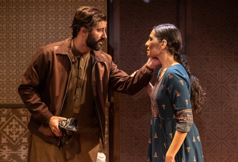 Review: SELLING KABUL at Signature Theatre  Image