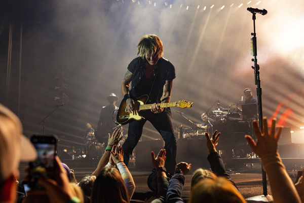 Photos: Keith Urban Electrifies Packed House at Grand Opening of New Las Vegas Residency 