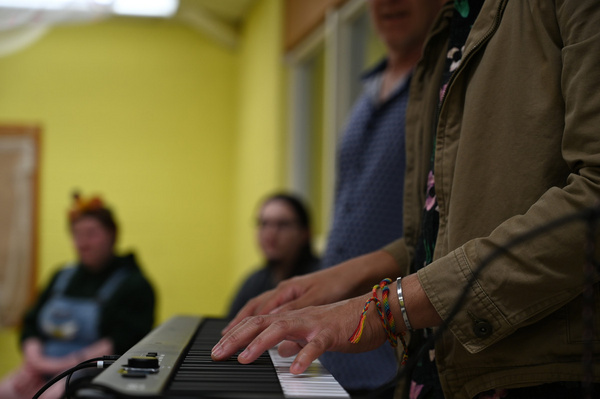 Photos: Creating Spontaneous Songs In Safe Spaces At THE BALTIMORE MUSICAL IMPROV MEETUP 