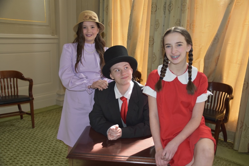 Review: ANNIE JR. at The Royal Theatre 