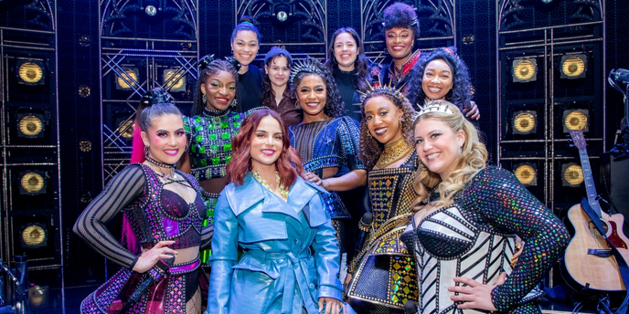 Photo: JoJo Visits SIX on Broadway Ahead of MOULIN ROUGE! THE MUSICAL Debut Photo