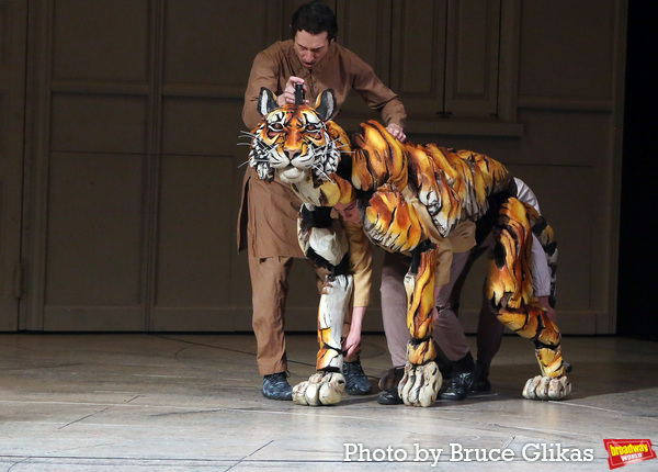 Photos: The Company of LIFE OF PI Meets the Press! Image
