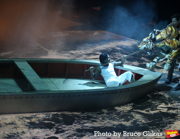 Photos: The Company of LIFE OF PI Meets the Press! Image
