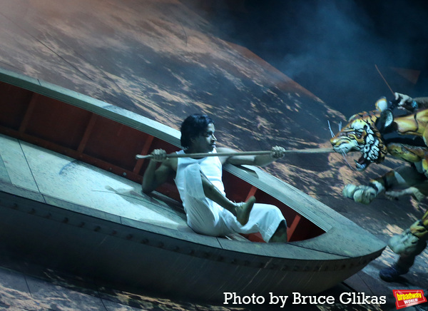 Photos: The Company of LIFE OF PI Meets the Press! Image