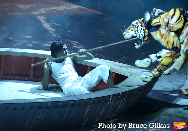 Photos: The Company of LIFE OF PI Meets the Press! Image