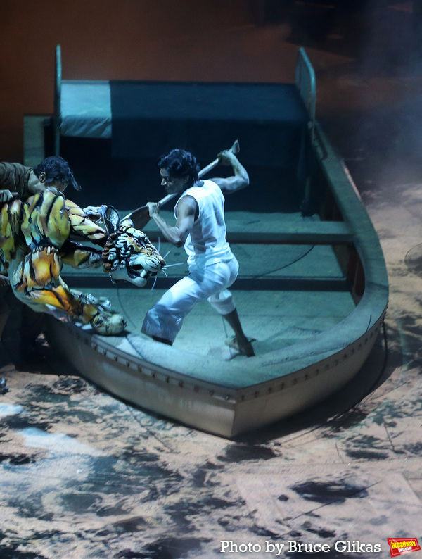 Photos: The Company of LIFE OF PI Meets the Press! Image
