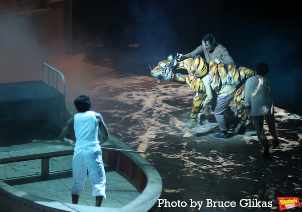 Photos: The Company of LIFE OF PI Meets the Press! Image