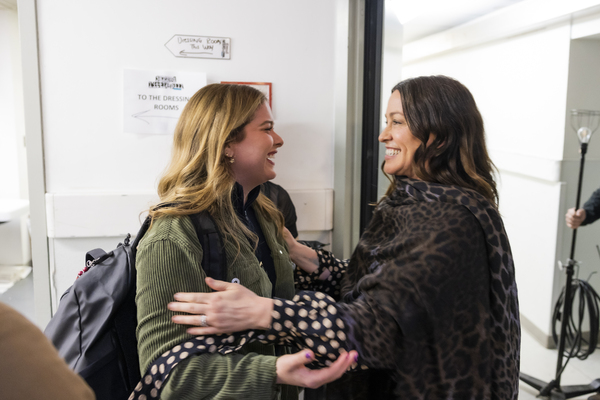 Photos: Alanis Morissette Visits The Cast Of JAGGED LITTLE PILL Backstage At The National Theater Image