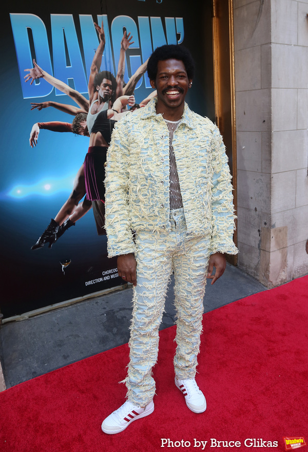 Photos: DANCIN' Company Walks the Red Carpet on Opening Night Image