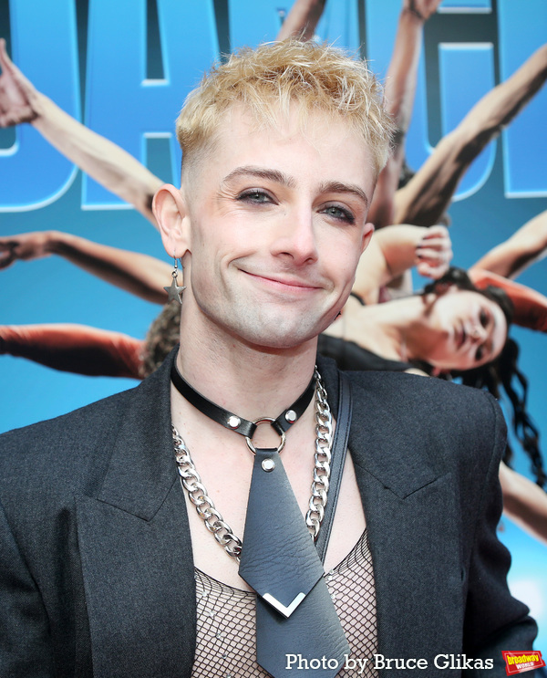Photos: DANCIN' Company Walks the Red Carpet on Opening Night Image