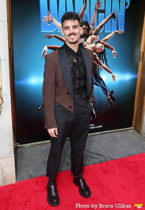 Photos: DANCIN' Company Walks the Red Carpet on Opening Night Image