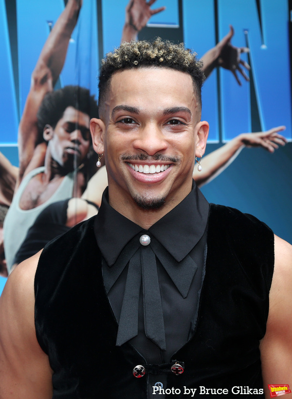 Photos: DANCIN' Company Walks the Red Carpet on Opening Night Image