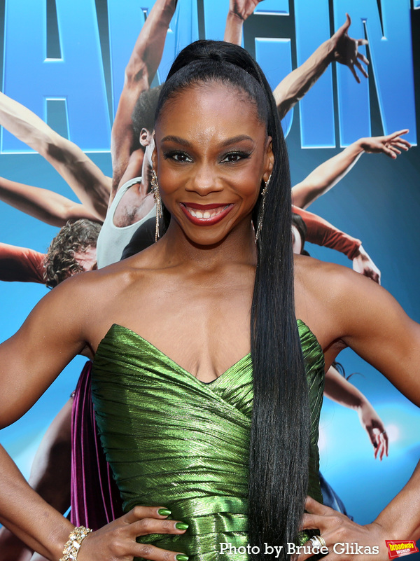 Photos: DANCIN' Company Walks the Red Carpet on Opening Night Image