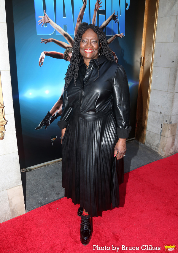 Photos: DANCIN' Company Walks the Red Carpet on Opening Night Image