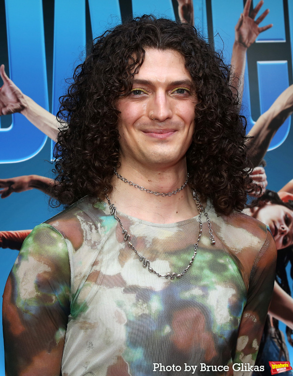 Photos: DANCIN' Company Walks the Red Carpet on Opening Night Image