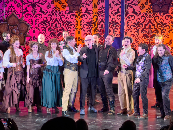 Terrence Mann with the cast Photo
