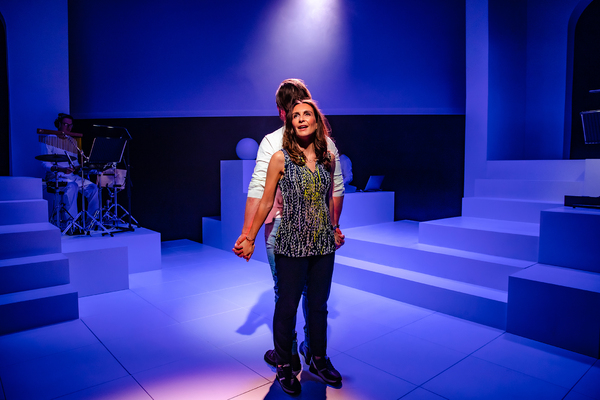 Photos: First Look at KILLING THE CAT at Riverside Studios Image