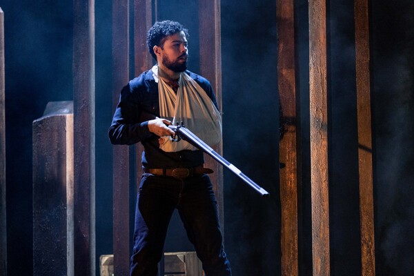 Photos: First Look at OF MICE AND MEN at Birmingham Rep Image