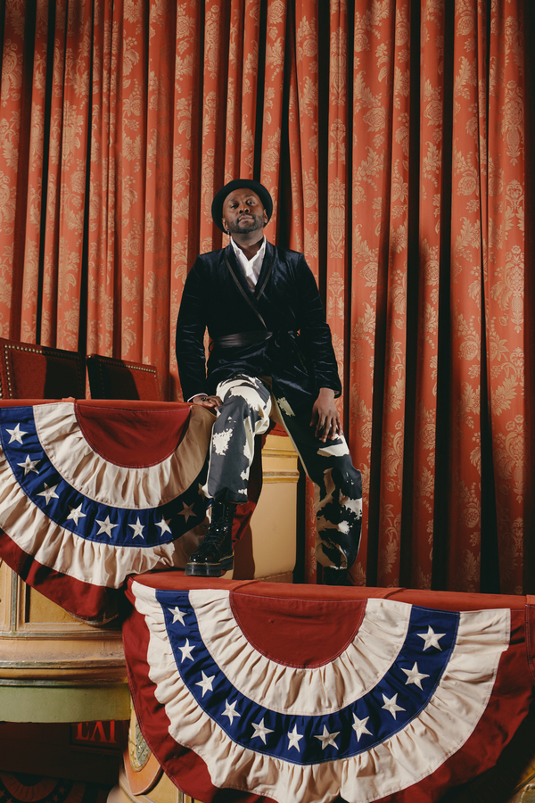 Photos: Check Out All New Portraits of the Cast of PARADE Image