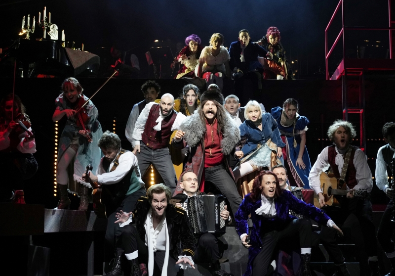 Review: NATASHA, PIERRE & THE GREAT COMET OF 1812 at LANDESTHEATER LINZ 