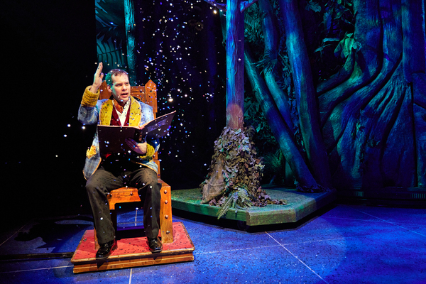 Photos: First Look at PETER PAN GOES WRONG on Broadway Image