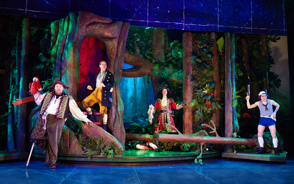 Photos: First Look at PETER PAN GOES WRONG on Broadway Image