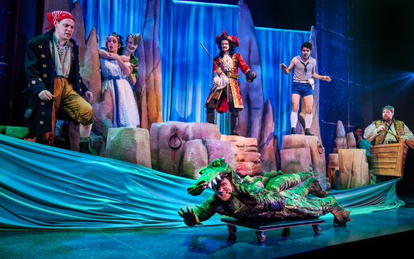 Photos: First Look at PETER PAN GOES WRONG on Broadway Image