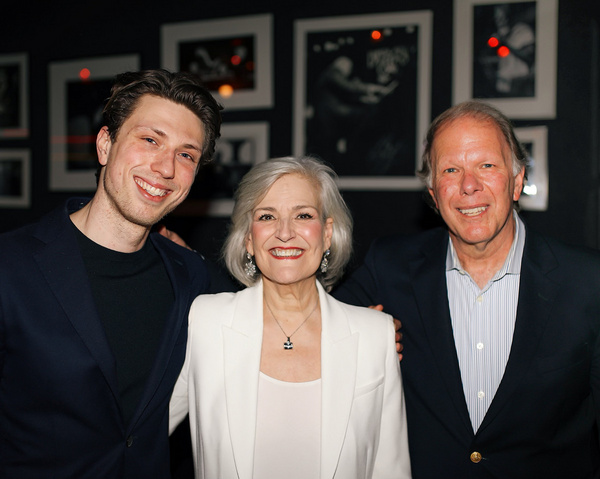 Photos: Karen Mason Returns To Birdland! Image
