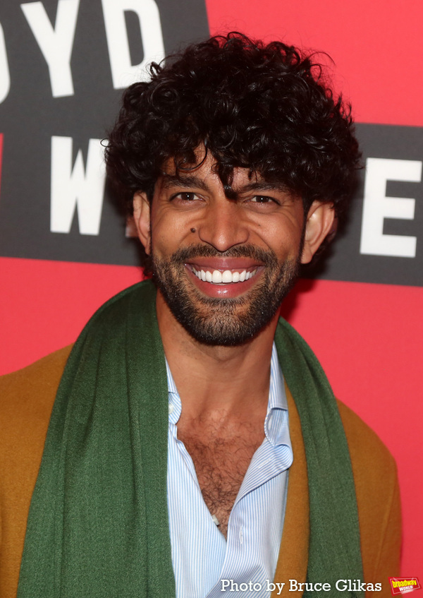 Photos: Stars Arrive on the BAD CINDERELLA Opening Night Red Carpet Image