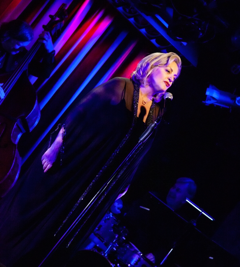 Review: Diane D'Angelo Lands Happily at The Laurie Beechman Theatre in DESTINATION MOON 